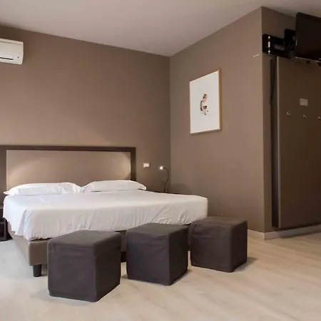 M14 & Hotel Padwa