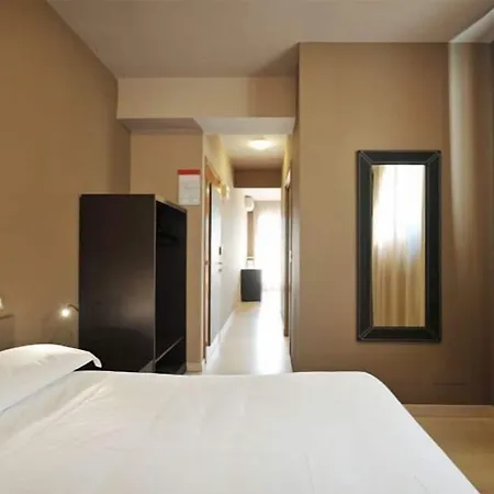 M14 Hotel